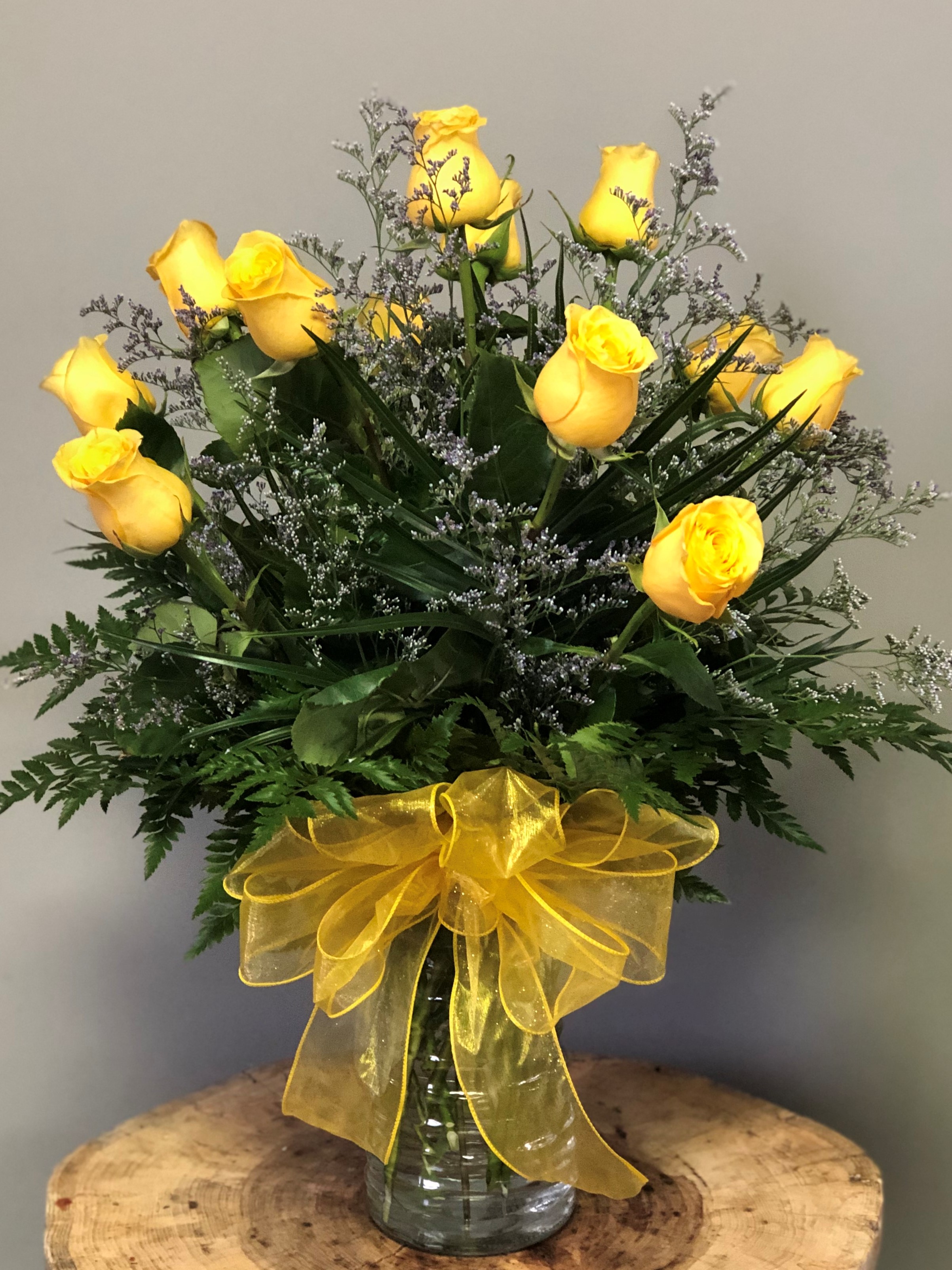 Dozen Yellow Roses :: Fifth Street Flower Shop